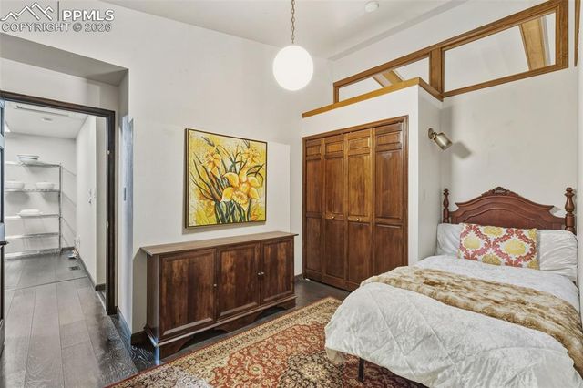 2190 Mesa Road, Colorado Springs, CO 80904