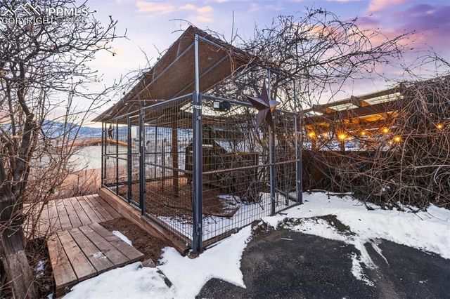 2190 Mesa Road, Colorado Springs, CO 80904