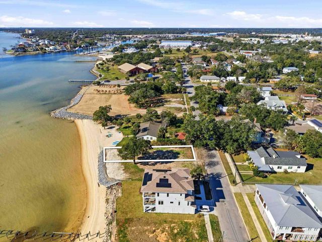 1419 Sonia St, Pensacola, FL 32502