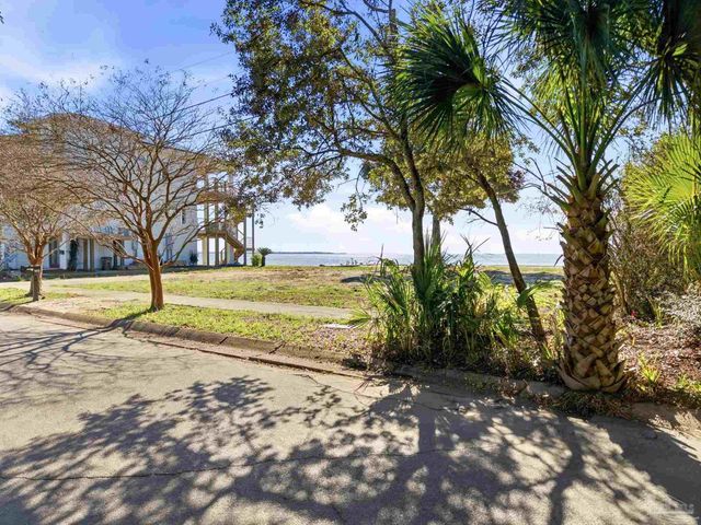 1419 Sonia St, Pensacola, FL 32502
