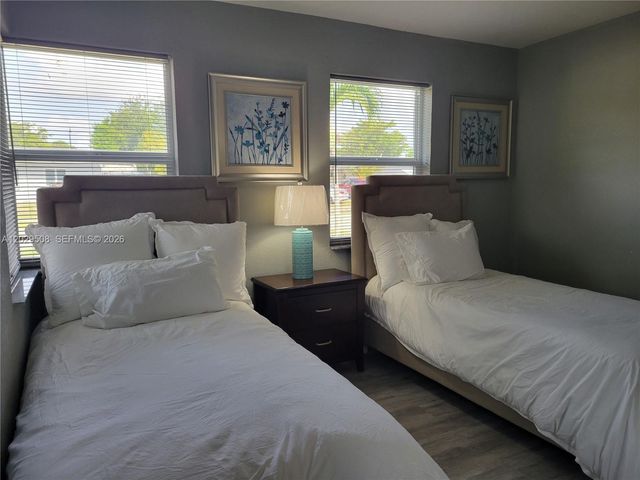2560 NE 8th Terrace, Pompano Beach, FL 33064