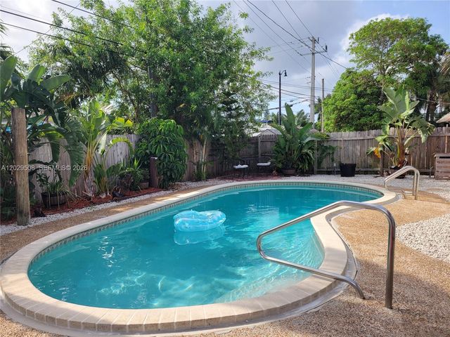 2560 NE 8th Terrace, Pompano Beach, FL 33064