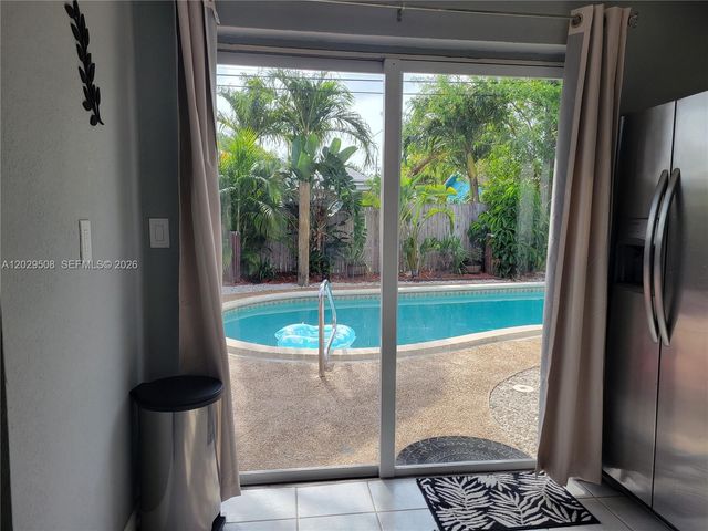2560 NE 8th Terrace, Pompano Beach, FL 33064