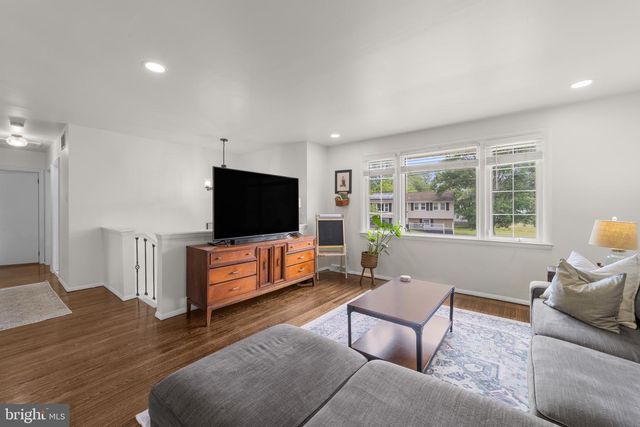 907 RUSSO DR, Westampton, NJ 08060