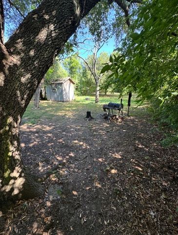 804 W Bridge Street, Weatherford, TX 76086