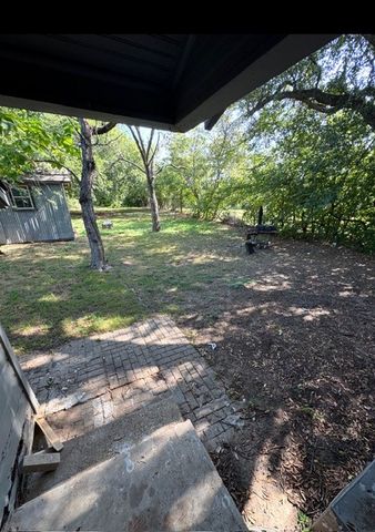 804 W Bridge Street, Weatherford, TX 76086