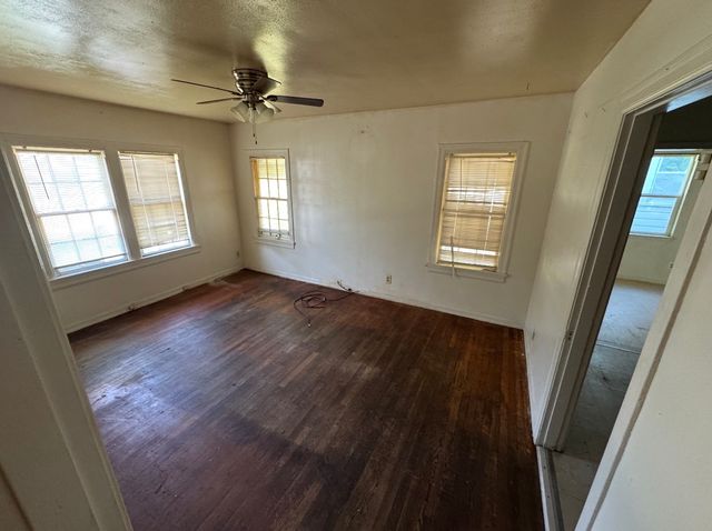 804 W Bridge Street, Weatherford, TX 76086