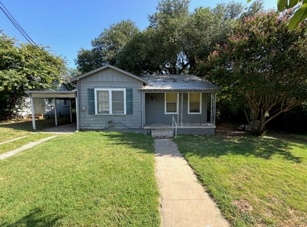 804 W Bridge Street, Weatherford, TX 76086