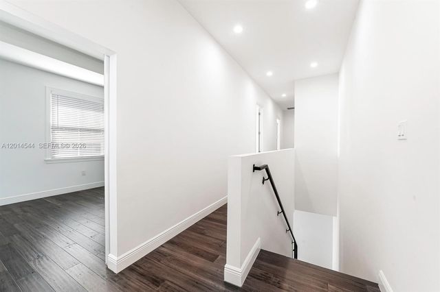 1031 NE 13th Ave, Fort Lauderdale, FL 33304