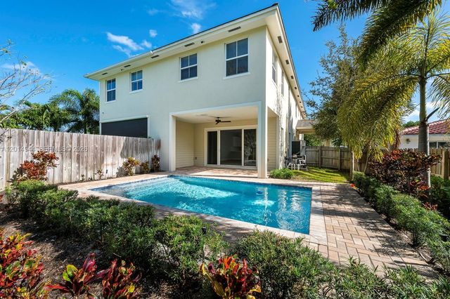 1031 NE 13th Ave, Fort Lauderdale, FL 33304