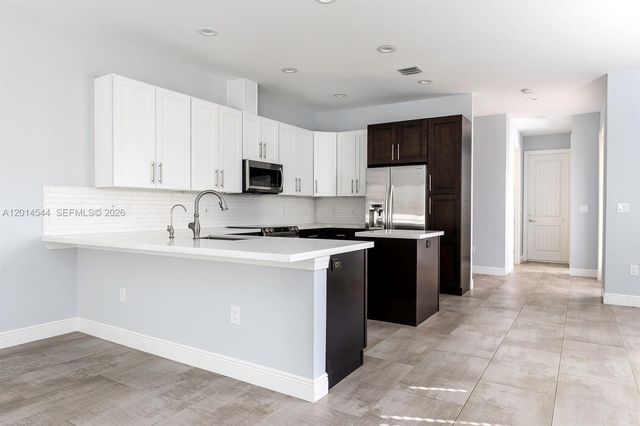 1031 NE 13th Ave, Fort Lauderdale, FL 33304