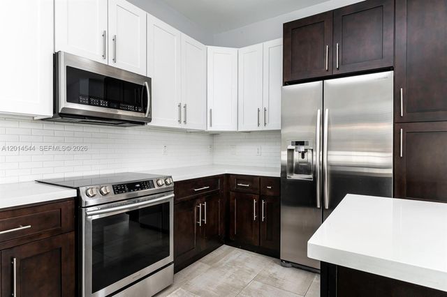 1031 NE 13th Ave, Fort Lauderdale, FL 33304