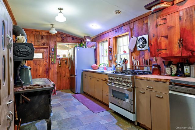 12 Homeyer Road, Glen Spey, NY 12737