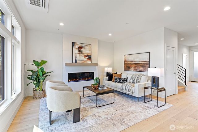 9315 132nd Avenue NE, Kirkland, WA 98033