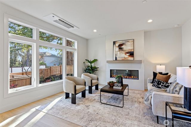 9315 132nd Avenue NE, Kirkland, WA 98033