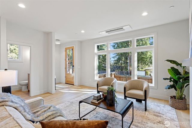 9315 132nd Avenue NE, Kirkland, WA 98033