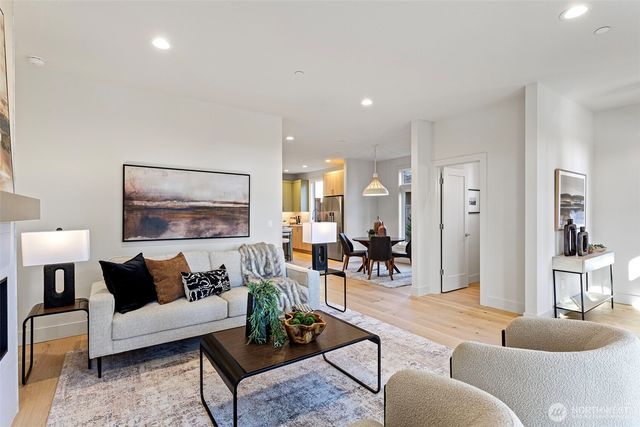 9315 132nd Avenue NE, Kirkland, WA 98033