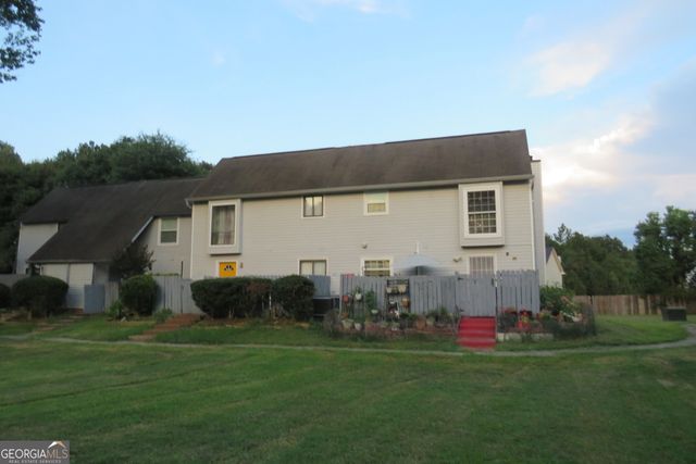 22 FAIRVIEW Drive, Jonesboro, GA 30238