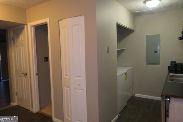 22 FAIRVIEW Drive, Jonesboro, GA 30238
