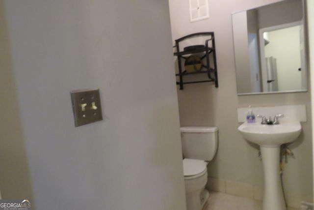 22 FAIRVIEW Drive, Jonesboro, GA 30238