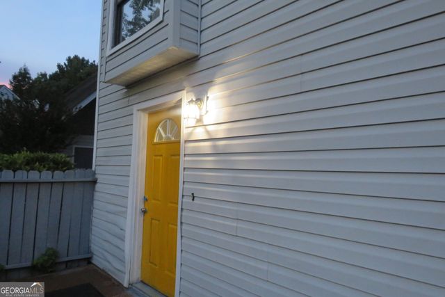 22 FAIRVIEW Drive, Jonesboro, GA 30238