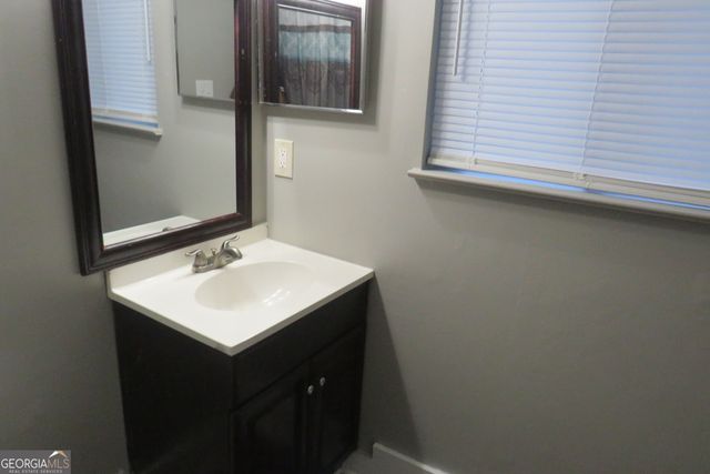 22 FAIRVIEW Drive, Jonesboro, GA 30238