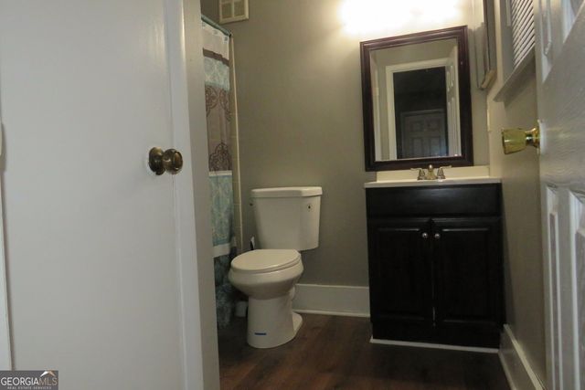 22 FAIRVIEW Drive, Jonesboro, GA 30238