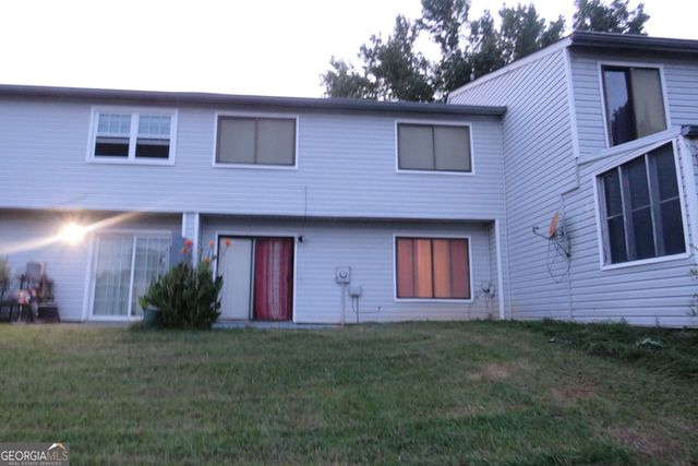 22 FAIRVIEW Drive, Jonesboro, GA 30238