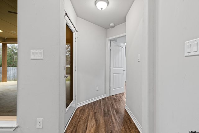 302 Collins Ave, Longview, TX 75605