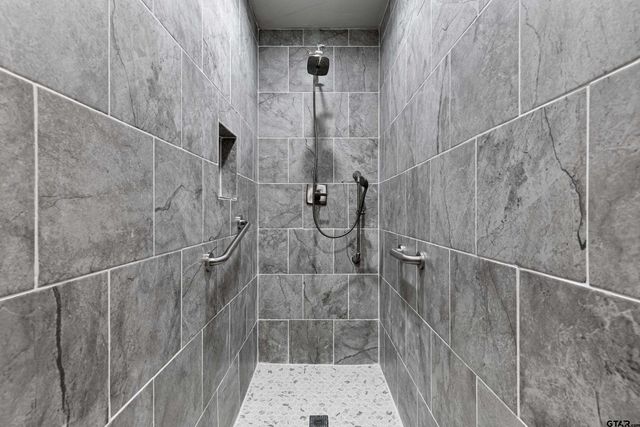 302 Collins Ave, Longview, TX 75605