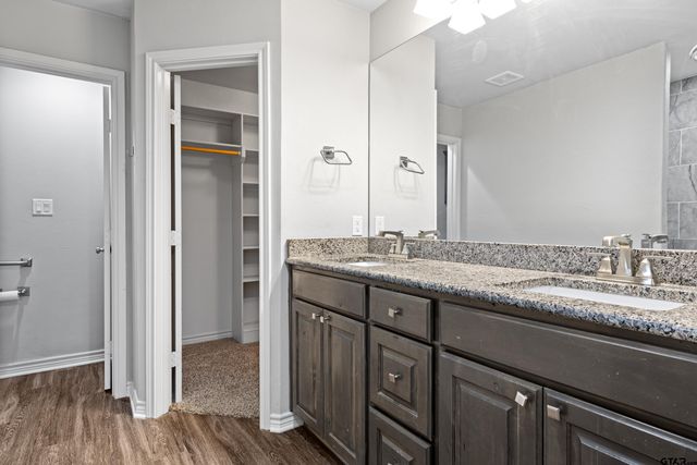 302 Collins Ave, Longview, TX 75605