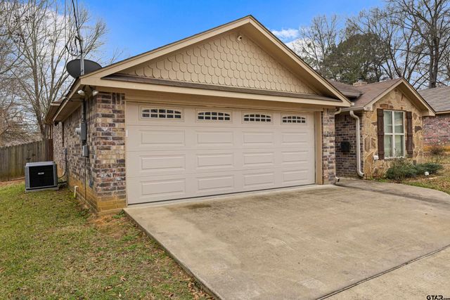 302 Collins Ave, Longview, TX 75605