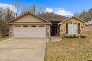 302 Collins Ave, Longview, TX 75605