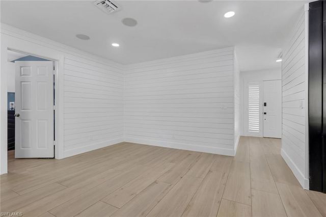 10450 Windsor WAY, Naples, FL 34109