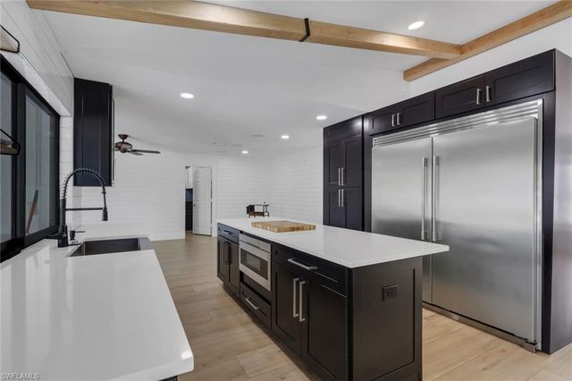 10450 Windsor WAY, Naples, FL 34109