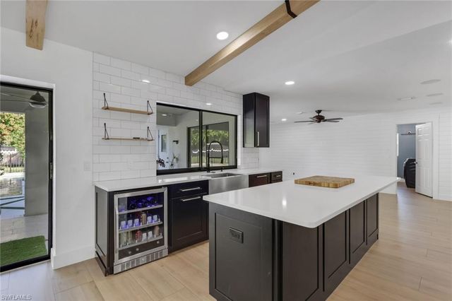 10450 Windsor WAY, Naples, FL 34109