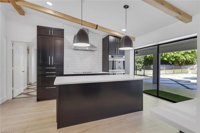 10450 Windsor WAY, Naples, FL 34109