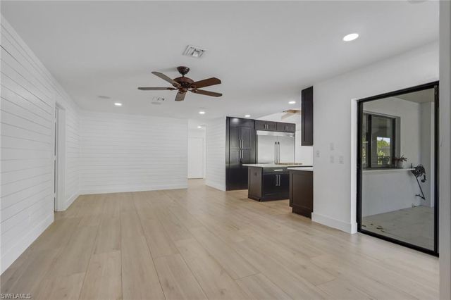 10450 Windsor WAY, Naples, FL 34109