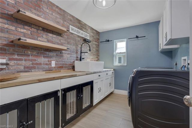 10450 Windsor WAY, Naples, FL 34109