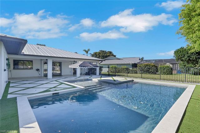 10450 Windsor WAY, Naples, FL 34109