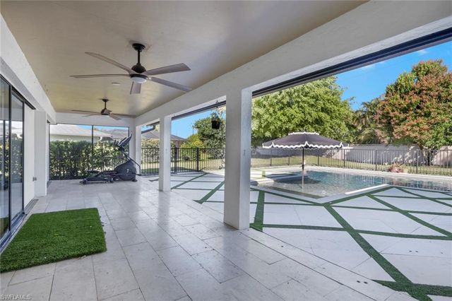 10450 Windsor WAY, Naples, FL 34109