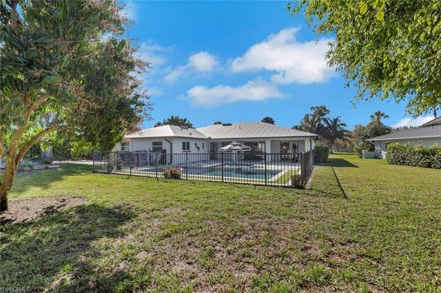 10450 Windsor WAY, Naples, FL 34109