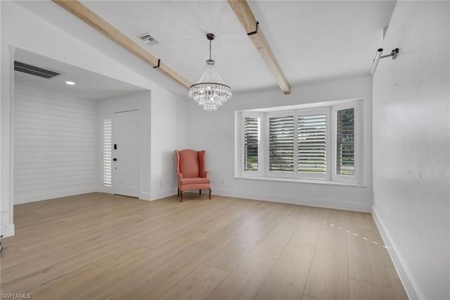 10450 Windsor WAY, Naples, FL 34109