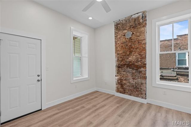 4138 Iowa Avenue, St Louis, MO 63118