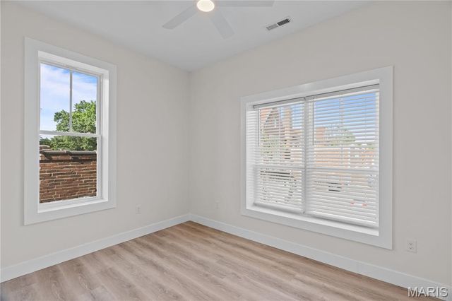 4138 Iowa Avenue, St Louis, MO 63118