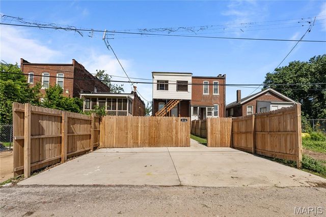 4138 Iowa Avenue, St Louis, MO 63118