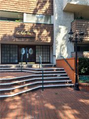 360 S Euclid 122, Pasadena, CA 91101