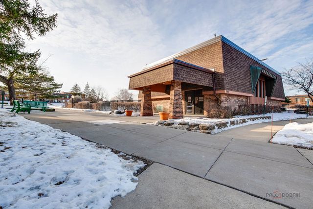 725 Limerick Lane 2D, Schaumburg, IL 60193