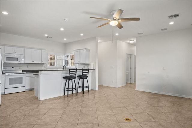 2648 Slide Mountain Loop, Bullhead City, AZ 86442