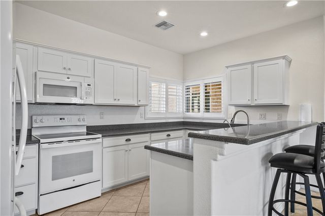 2648 Slide Mountain Loop, Bullhead City, AZ 86442